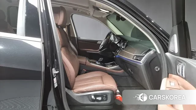 BMW X7 (G07) 2021 Черный из Кореи, фото 2