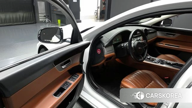 Jaguar XF (X260) 2018 Белый из Кореи, фото 2