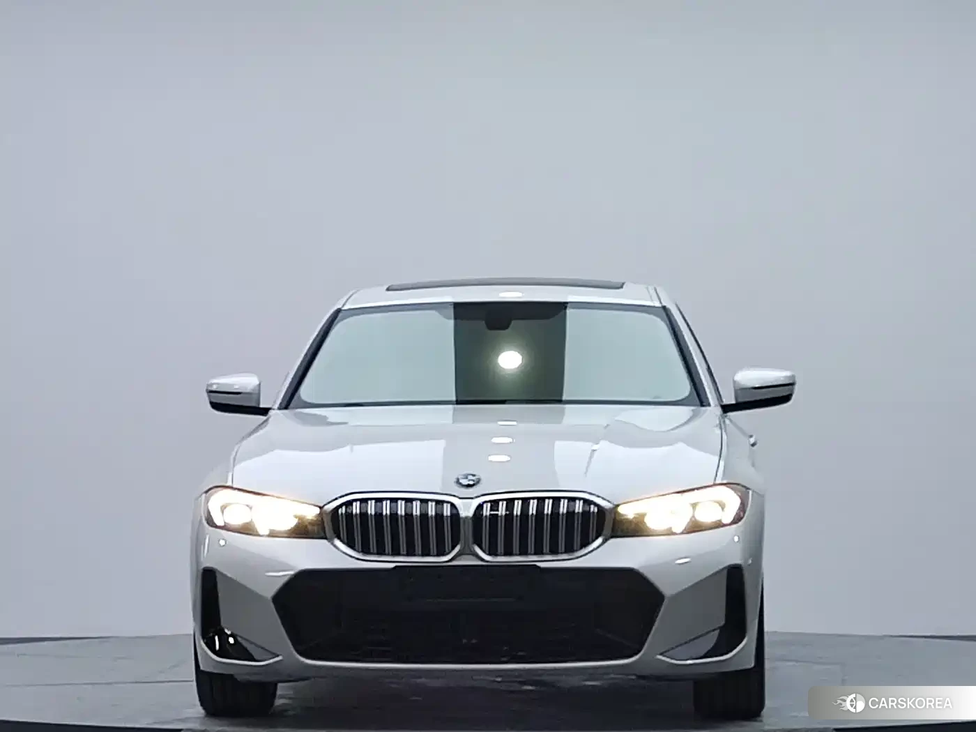 BMW 3 series 2023 Белый из Китая, фото 2