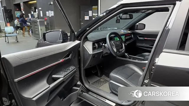 Ssangyong Torres 2023 Черный из Кореи, фото 2