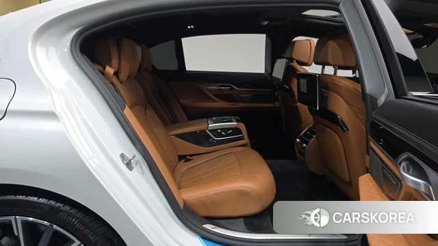 BMW 7 Series (G11) 2021 Белый из Кореи, фото 2