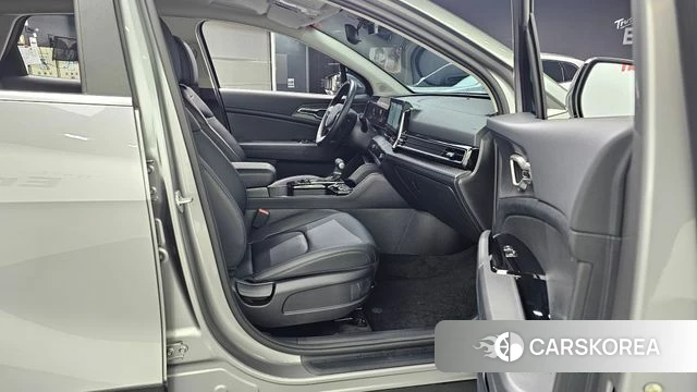 Kia Sportage 5th Generation 2022 Серебристо-серый из Кореи, фото 2