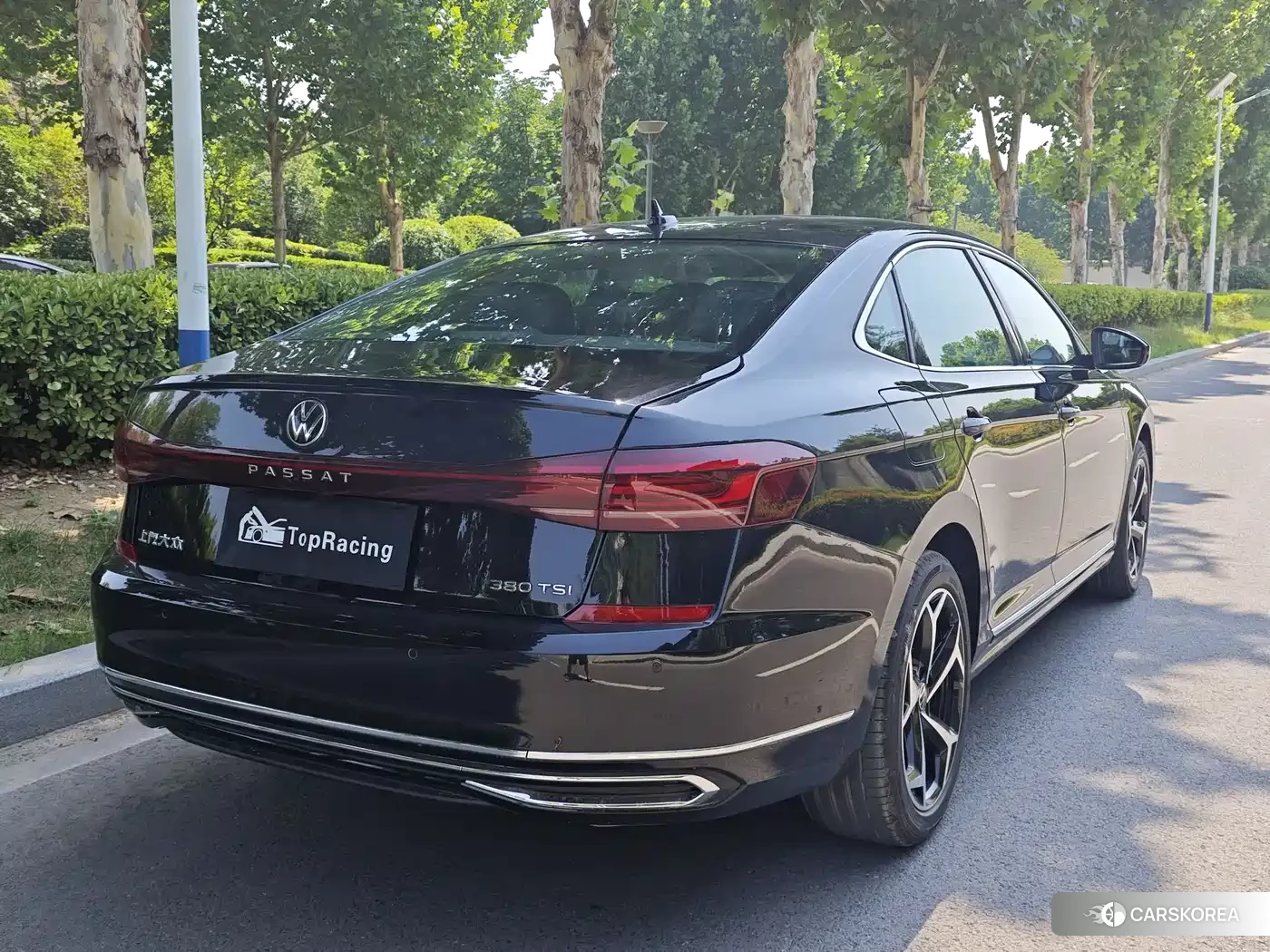 Volkswagen Passat 2026 Черный из Китая, фото 2