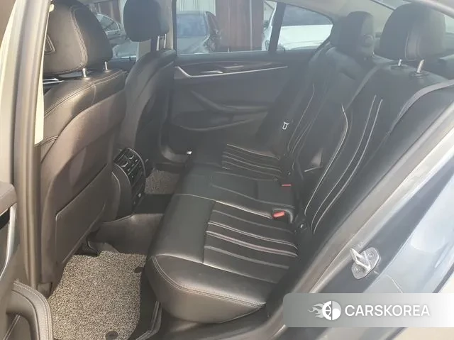 BMW 5 Series (G30) 2019 Цвет галактики из Кореи, фото 2