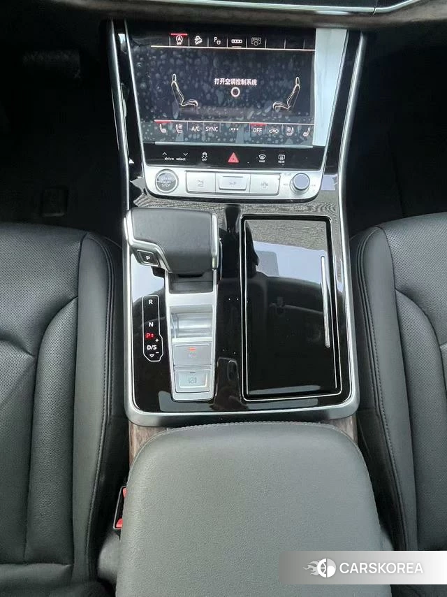 Audi Q7 2023 Черный из Китая, фото 2