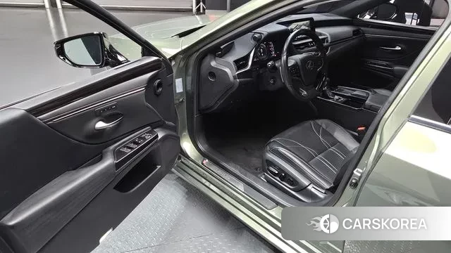 Lexus ES300h 7th generation 2018 Темно-зеленый из Кореи, фото 2