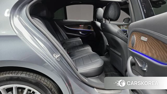 Mercedes-Benz E-Class W213 2022 Серый из Кореи, фото 2