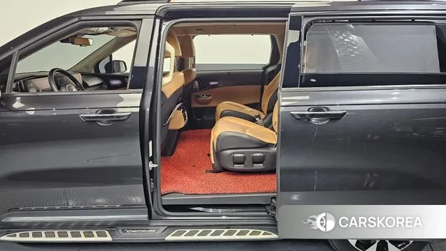 Kia Carnival 4th generation 2020 Серый из Кореи, фото 2