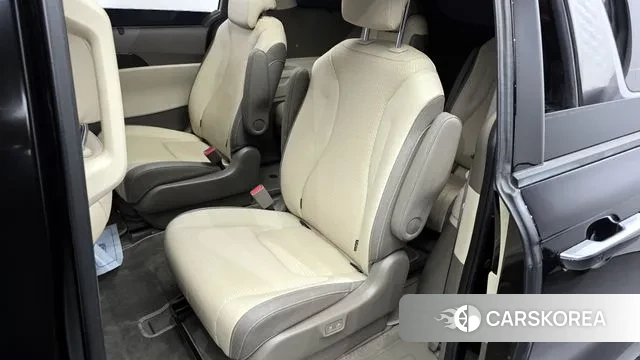 Kia Carnival 4th generation 2023 Черный из Кореи, фото 2