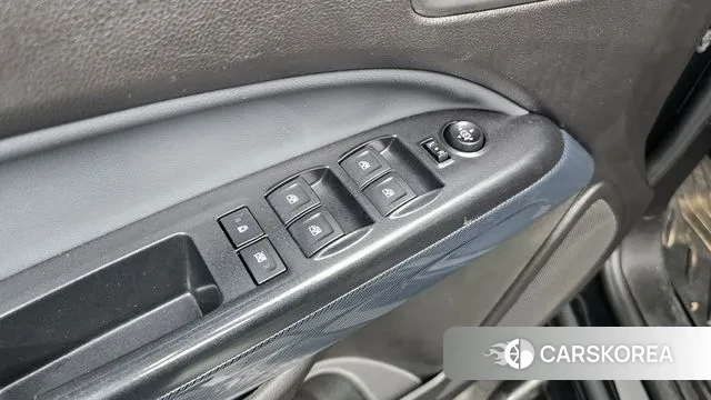 Chevrolet (GM Daewoo) Real New Colorado 2021 Черный из Кореи, фото 2