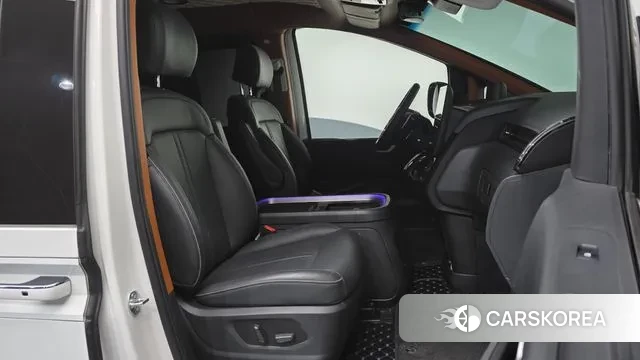 Hyundai Staria 2024 Белый из Кореи, фото 2