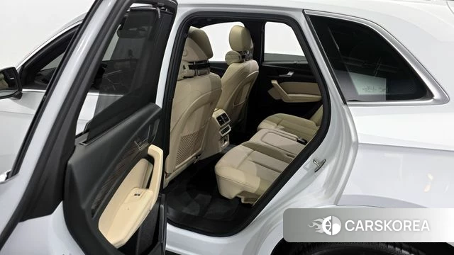 Audi Q5 (FY) 2023 Белый из Кореи, фото 2