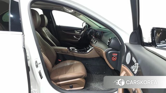 Mercedes-Benz E-Class W213 2019 Белый из Кореи, фото 2