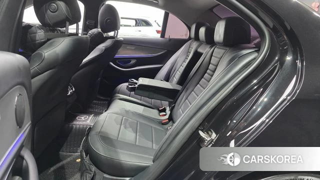 Mercedes-Benz E-Class W213 2018 Черный из Кореи, фото 2
