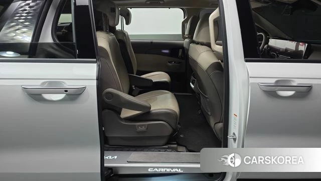 Kia Carnival 4th generation 2023 Белый из Кореи, фото 2