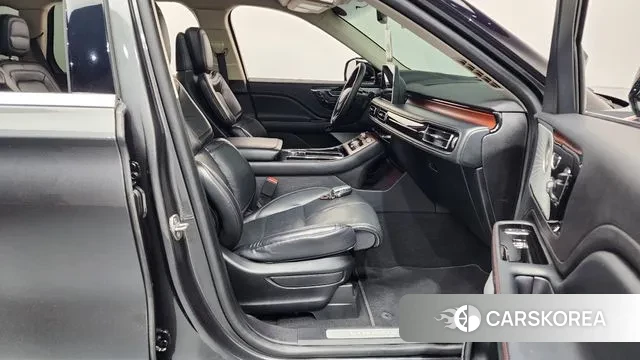 Lincoln Aviator 2nd generation 2020 Серый из Кореи, фото 2