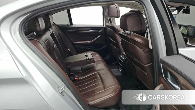 BMW 5 Series (G30) 2018 Белый из Кореи, фото 2