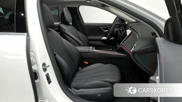 Mercedes-Benz E-Class W214 2025 Белый из Кореи, фото 2
