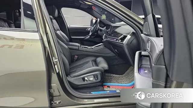 BMW X6 (G06) 2023 Песочный из Кореи, фото 2