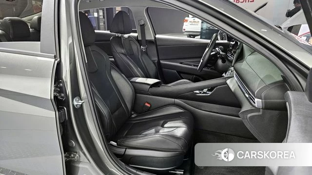 Hyundai The New Avante (CN7) 2024 Серый из Кореи, фото 2