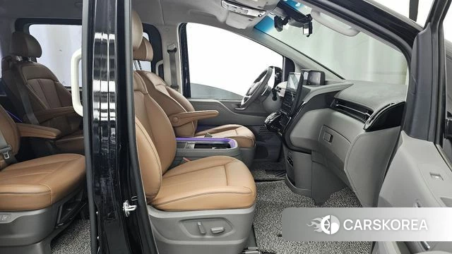 Hyundai Staria 2024 Черный из Кореи, фото 2