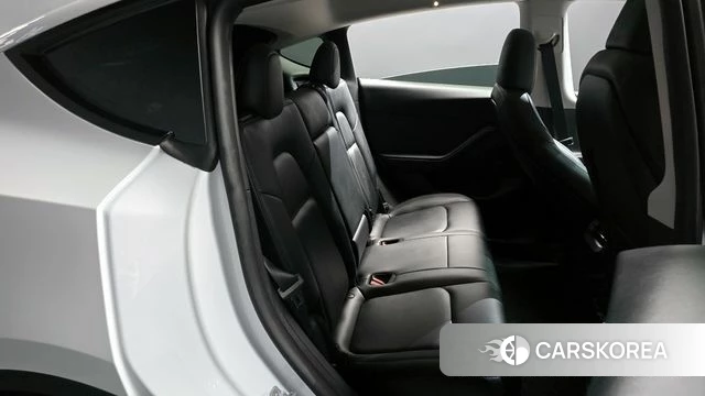 Tesla Model Y 2023 Белый из Кореи, фото 2
