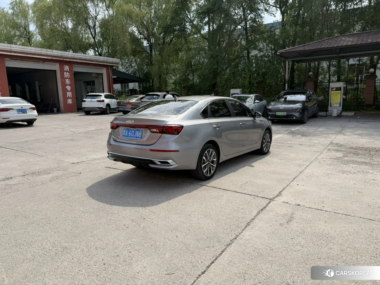 Kia K3 2021 Серебристо-серый из Китая, фото 2