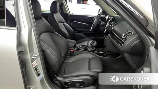 Mini Cooper Clubman 2024 Серебристо-серый из Кореи, фото 2