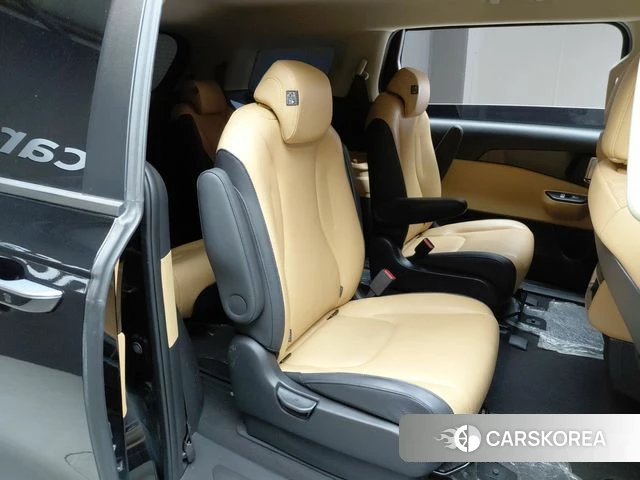 Kia Carnival 4th generation 2023 Черный из Кореи, фото 2