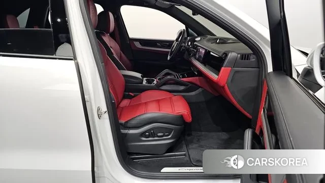 Porsche Cayenne (PO536) 2024 Белый из Кореи, фото 2