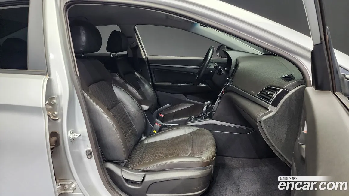 Hyundai Avante AD 2018 Серебристо-серый из Кореи, фото 2