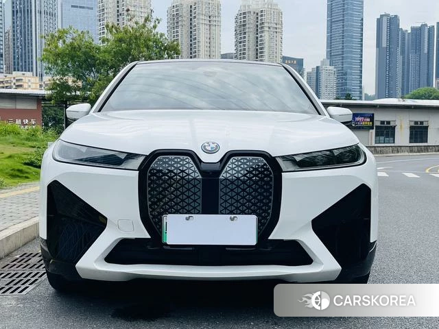 BMW iX 2023 Белый из Китая, фото 2