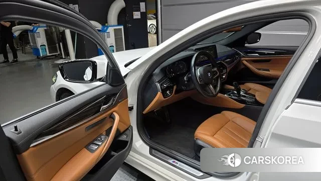 BMW 5 Series (G30) 2021 Белый из Кореи, фото 2