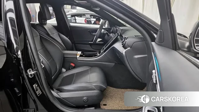 Mercedes-Benz C-Class W206 2024 Черный из Кореи, фото 2