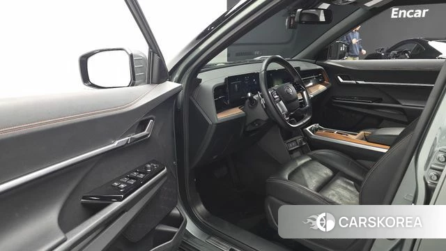 Ssangyong Torres EVX 2023 Темно-зеленый из Кореи, фото 2