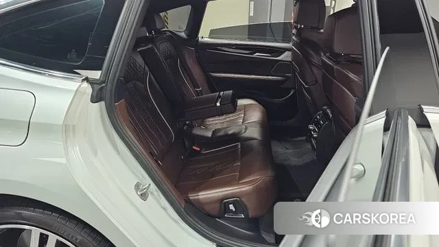 BMW 6 Series GT (G32) 2023 Белый из Кореи, фото 2