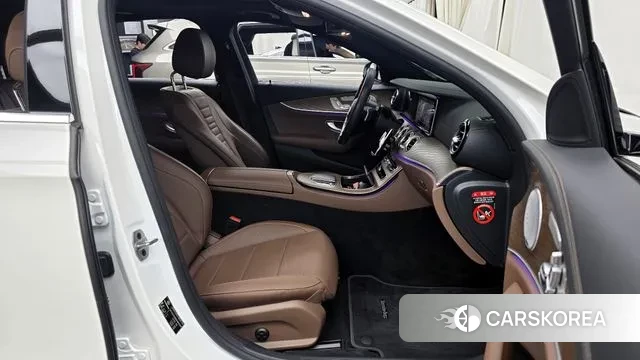 Mercedes-Benz E-Class W213 2020 Белый из Кореи, фото 2