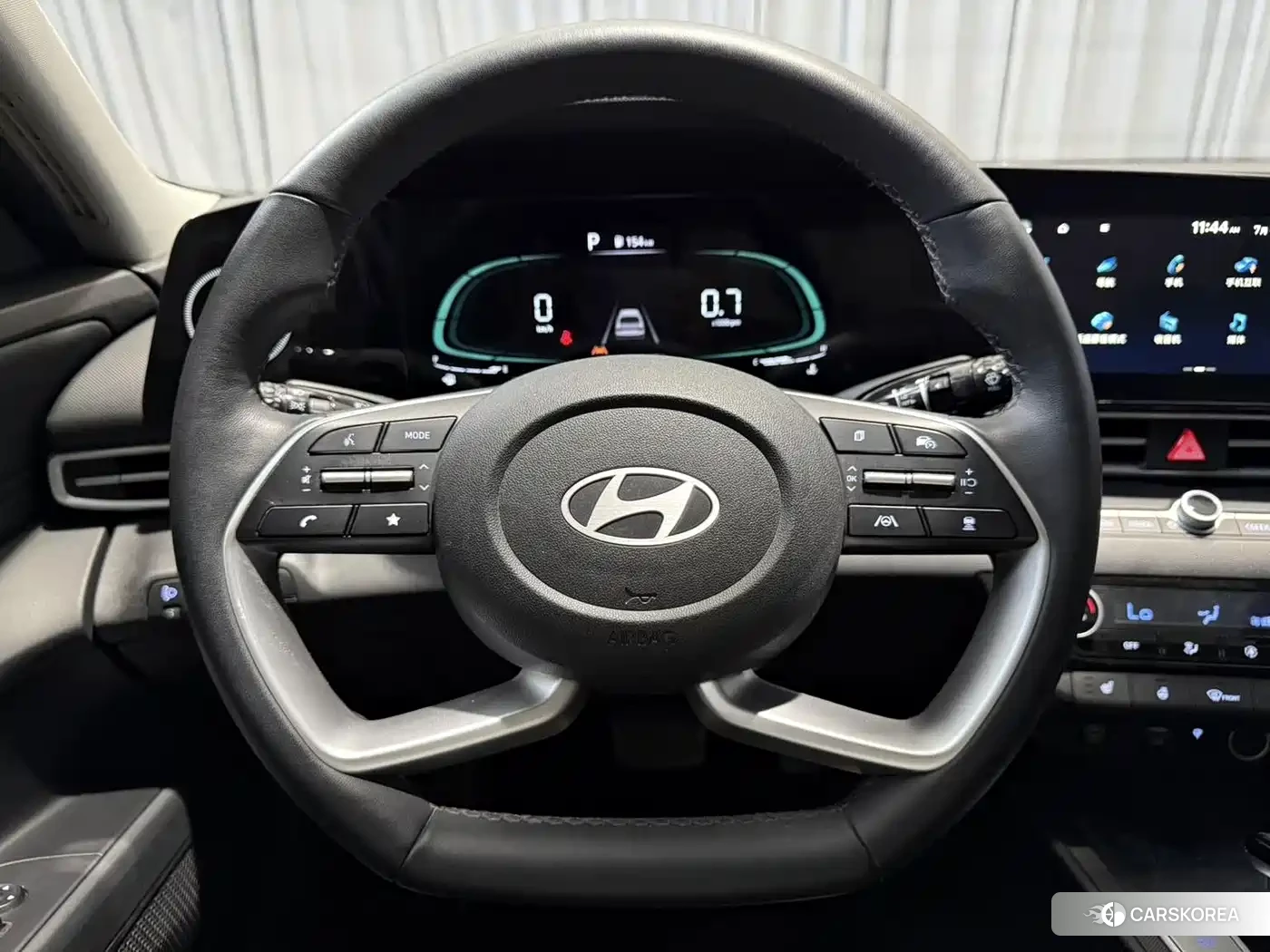 Hyundai Elantra 2023 Белый из Китая, фото 2