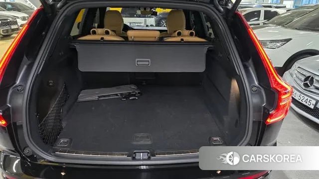 Volvo XC60 second Generation 2024 Черный из Кореи, фото 2