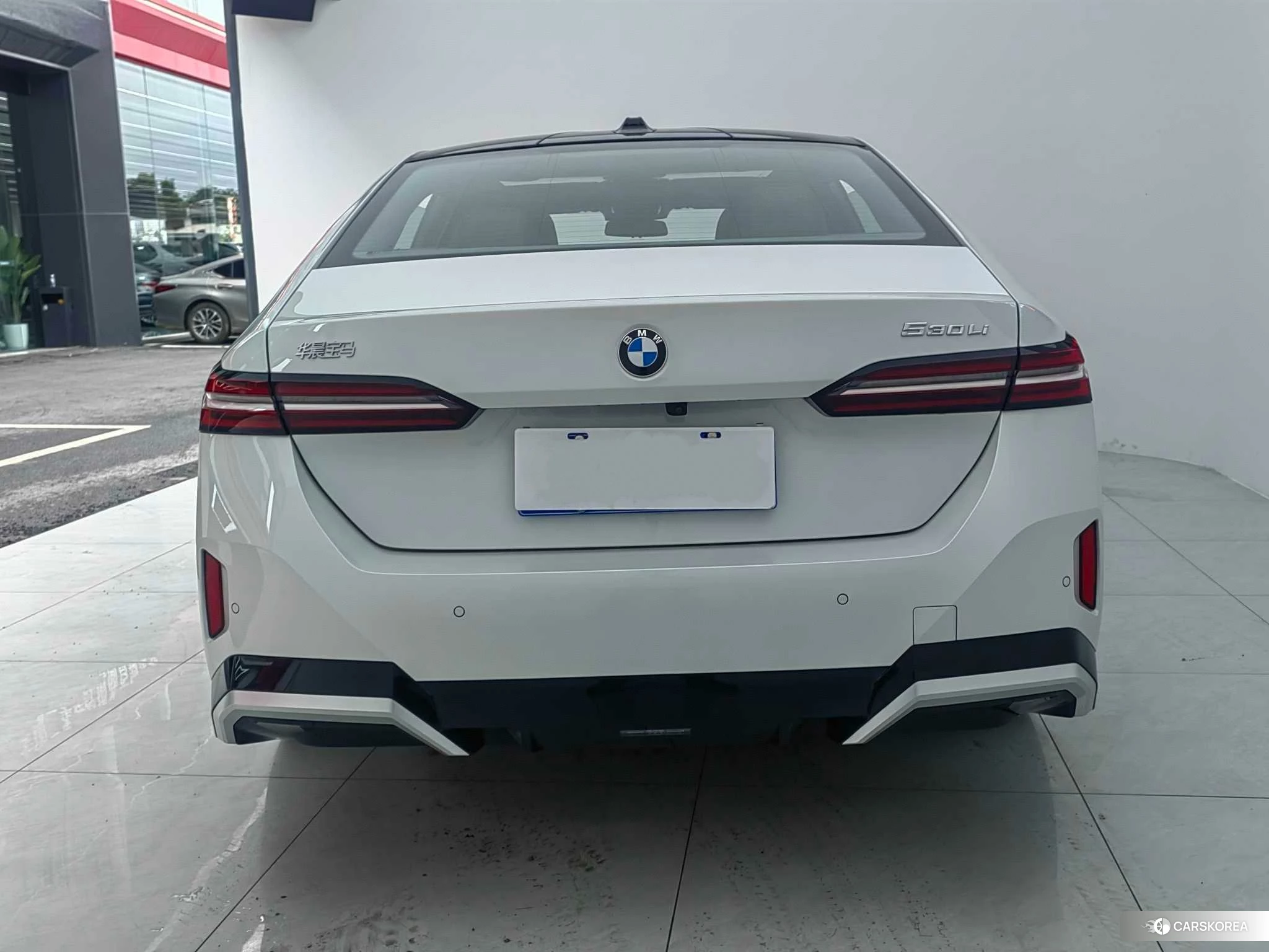 BMW 5 series 2024 Белый из Китая, фото 2