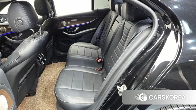 Mercedes-Benz E-Class W213 2021 Черный из Кореи, фото 2