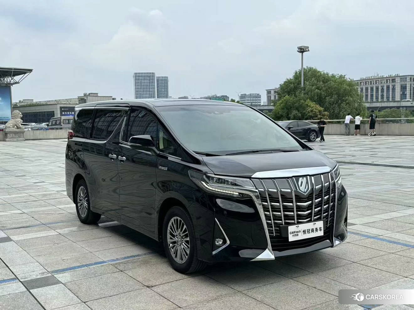 Toyota Elfa 2021 Черный из Китая, фото 2
