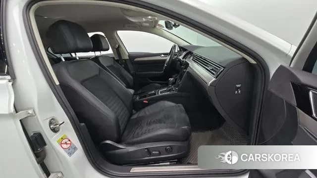 Volkswagen Passat GT (B8) 2018 Белый из Кореи, фото 2