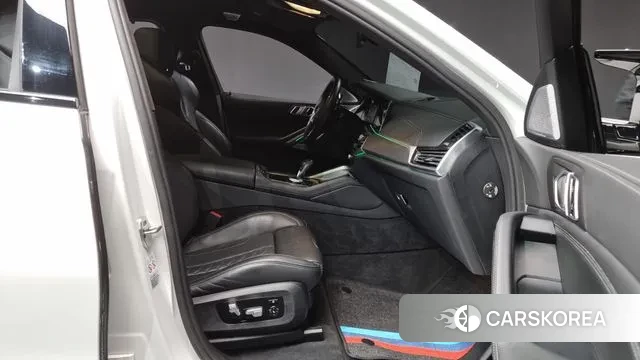 BMW X6M (G06) 2020 Белый из Кореи, фото 2