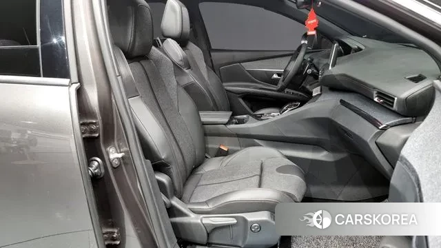 Peugeot 3008 second generation 2018 Серый из Кореи, фото 2