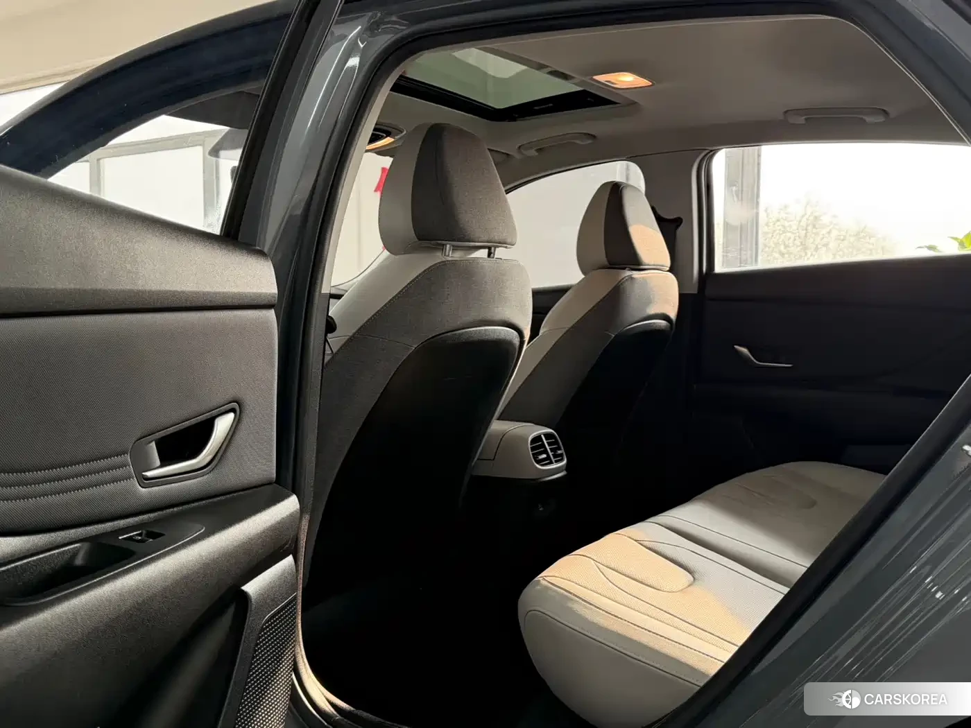 Hyundai Elantra 2022 Silver/gray из Китая, фото 2