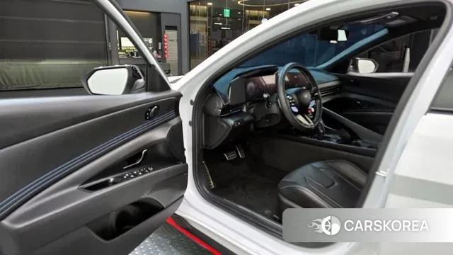 Hyundai The New Avante (CN7) 2024 Белый из Кореи, фото 2