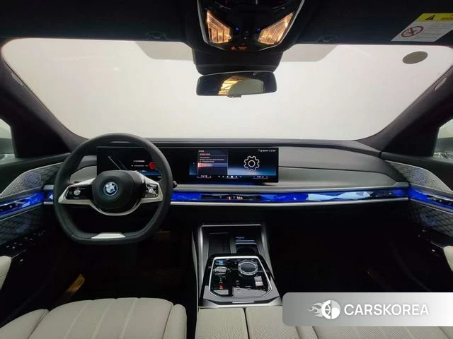 BMW i7 2025 Красный из Китая, фото 2