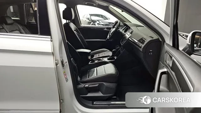 Volkswagen Tiguan second Generation 2018 Белый из Кореи, фото 2