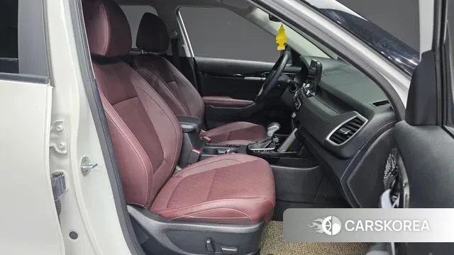 Kia Seltos 2022 Белый из Кореи, фото 2